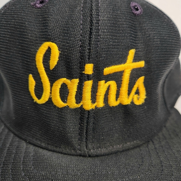 Vintage New Era Hat Saints Script Gold, SnapBack Cap Black, Green Under Brim - Picture 2 of 9